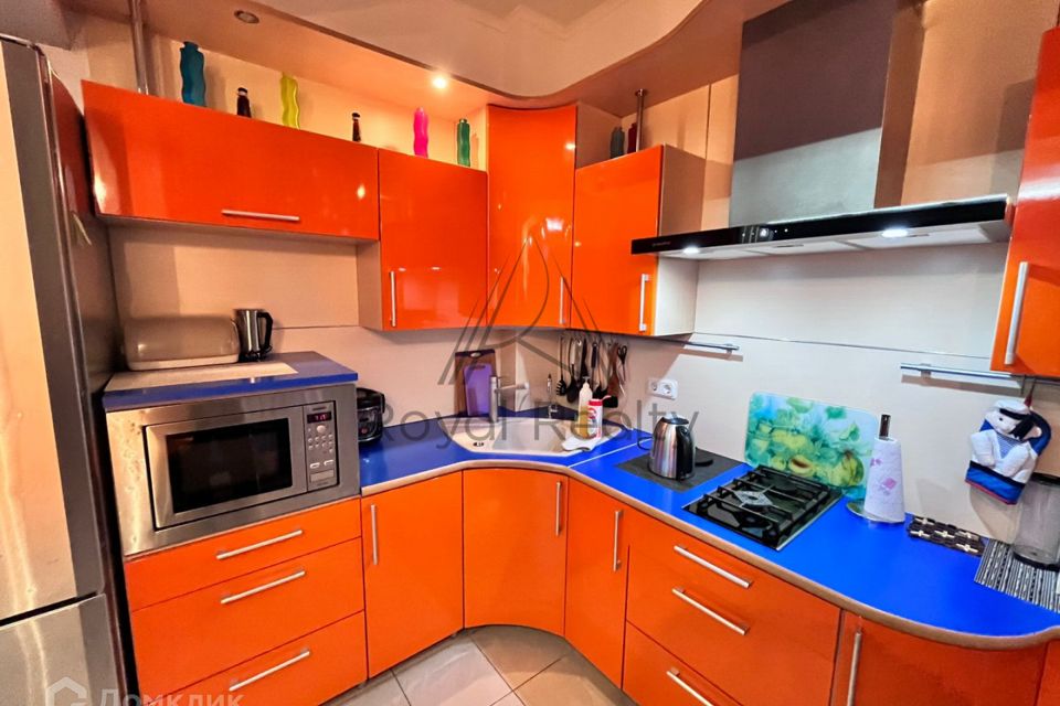 Сдаётся 2-комнатная квартира, 77 м²