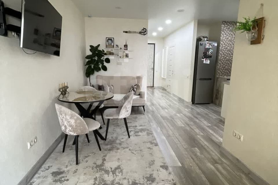 Продаётся 2-комнатная квартира, 67.6 м²