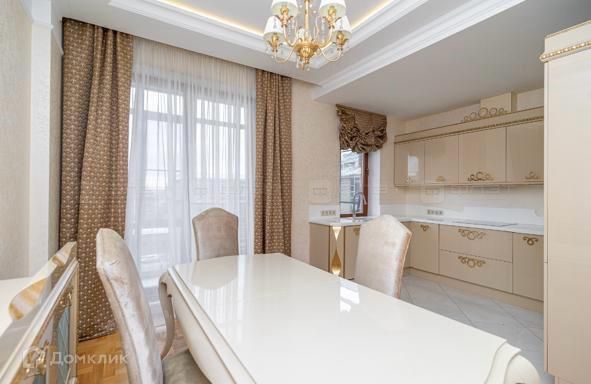 Продаётся 3-комнатная квартира, 125 м²