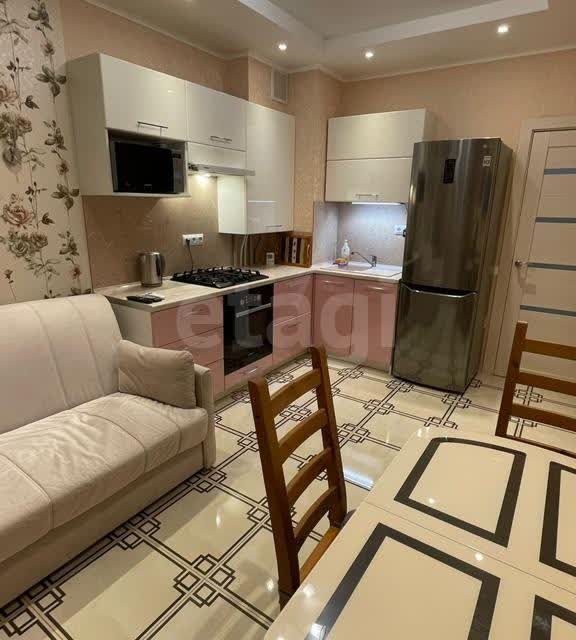 Продаётся 1-комнатная квартира, 42.4 м²