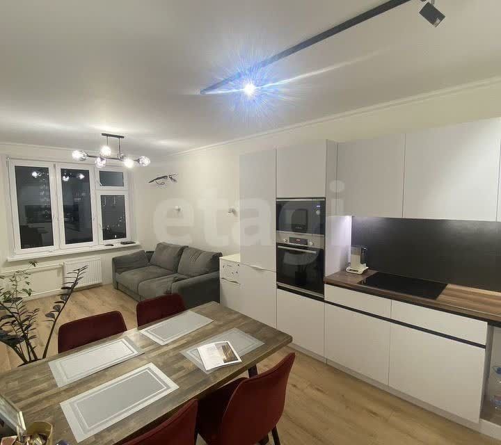 Продаётся 2-комнатная квартира, 55.8 м²