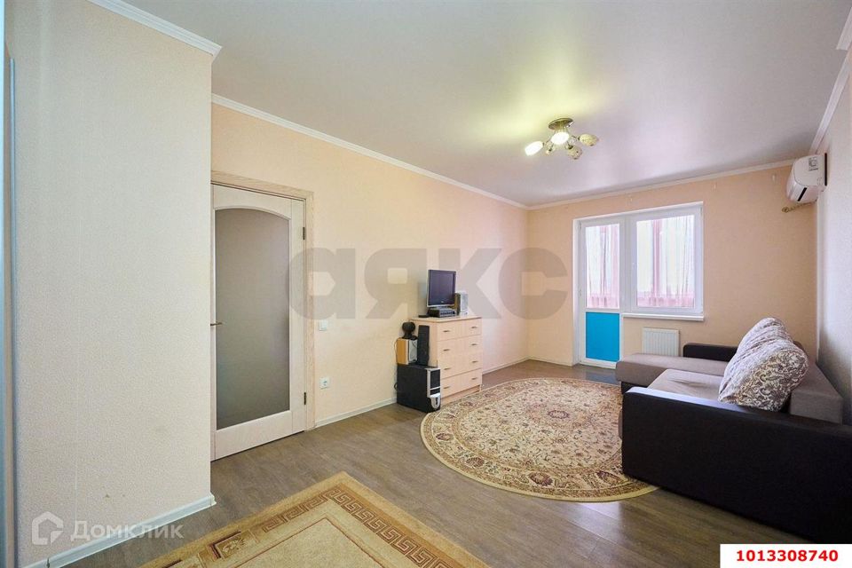 Продаётся 1-комнатная квартира, 41.7 м²