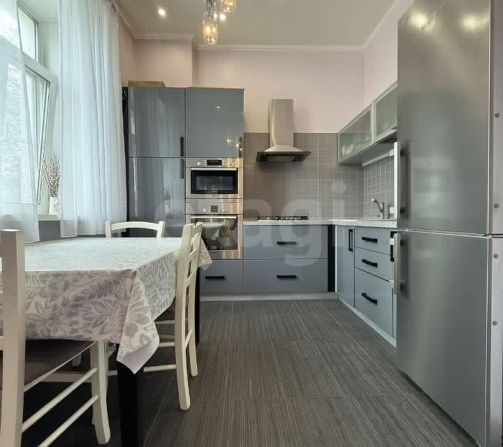 Продаётся 2-комнатная квартира, 65 м²