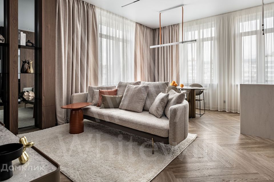 Продаётся 4-комнатная квартира, 100 м²