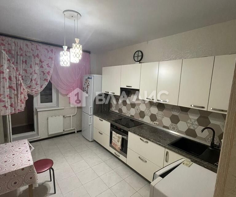 Сдаётся 1-комнатная квартира, 42 м²