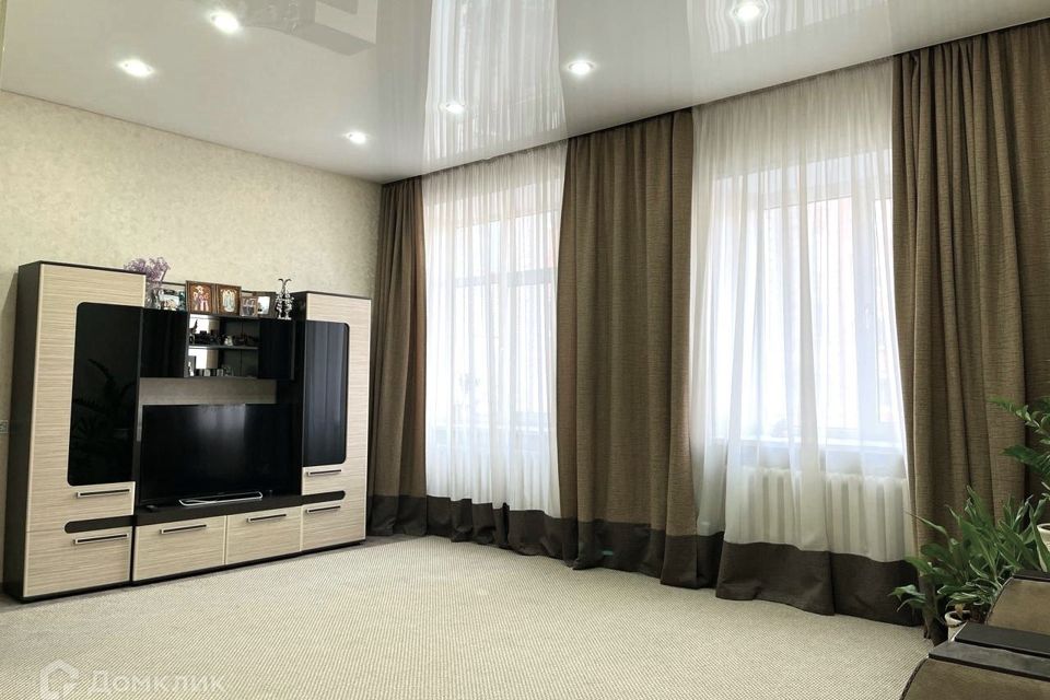 Продаётся 4-комнатная квартира, 105 м²