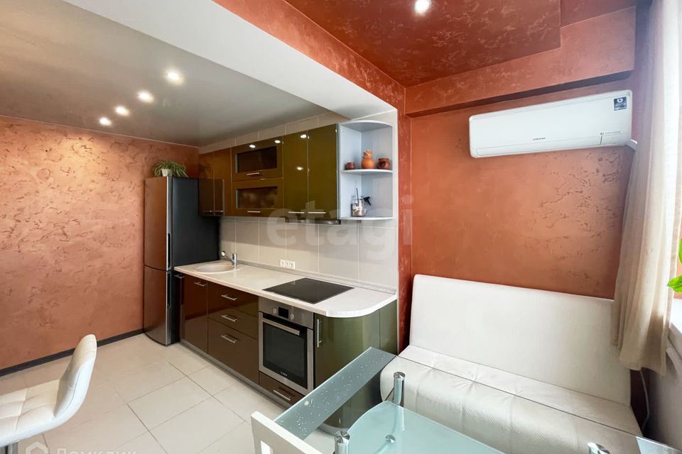 Продаётся 1-комнатная квартира, 42 м²