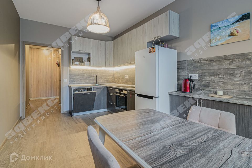 Продаётся 2-комнатная квартира, 65.6 м²