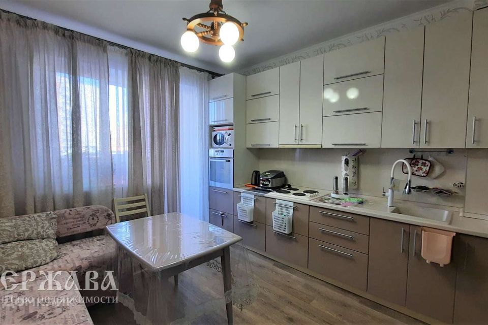 Продаётся 3-комнатная квартира, 92.8 м²