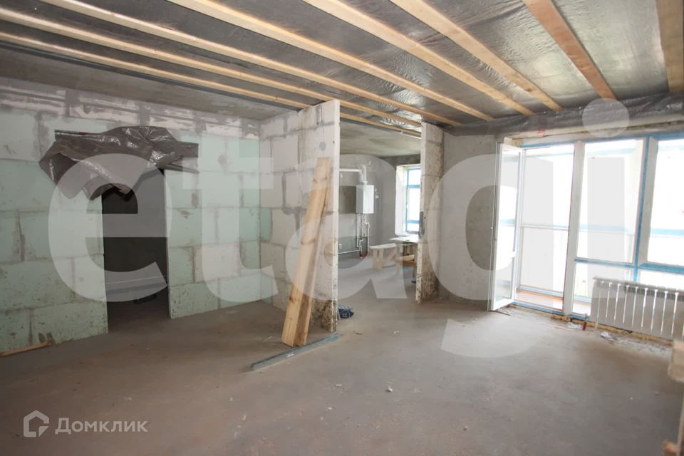 Продаётся 3-комнатная квартира, 156 м²