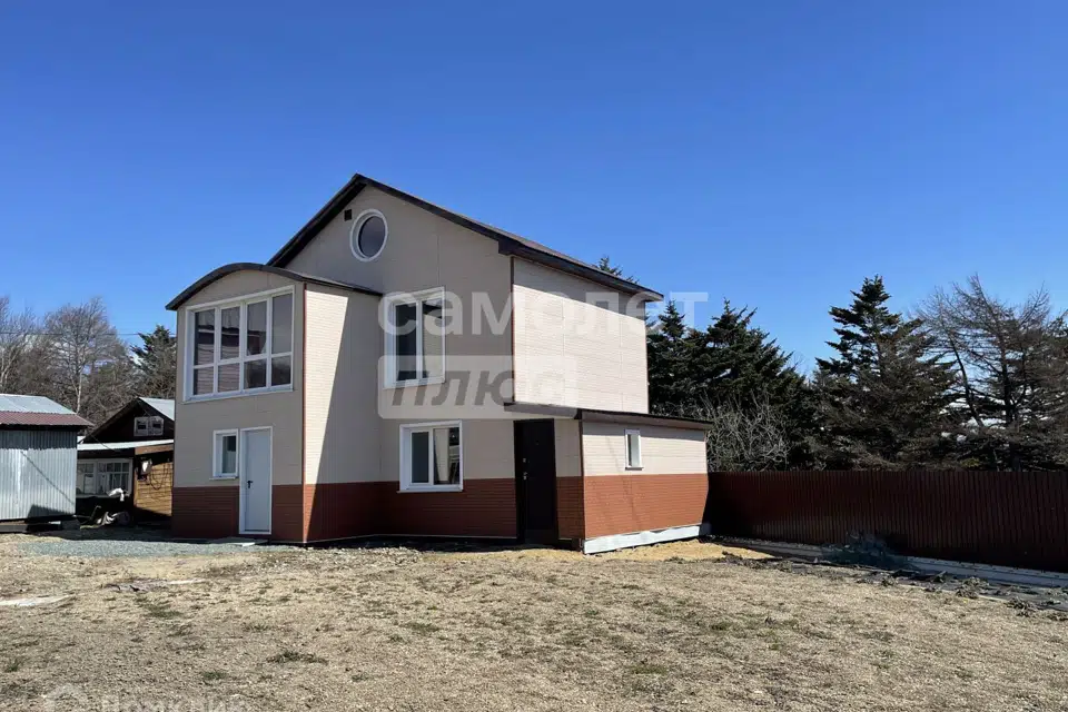 Продаётся 3-этажный дом, 108 м²