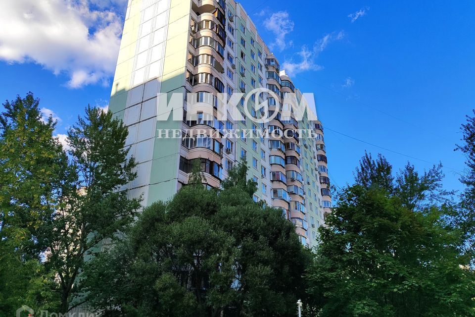 Продаётся 4-комнатная квартира, 100 м²