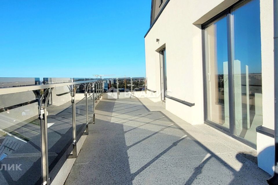 Продаётся 1-комнатная квартира, 130 м²