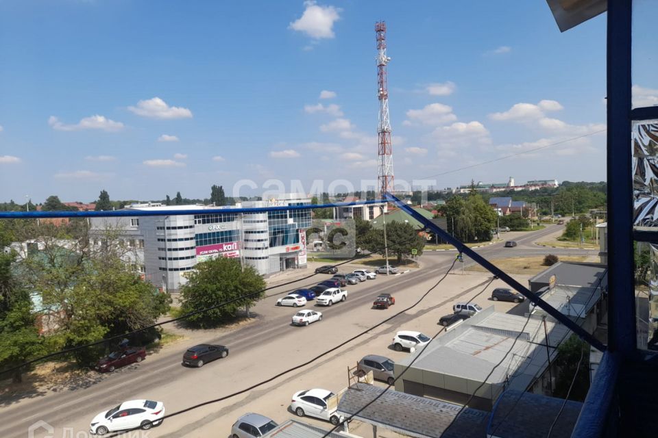 Продаётся 4-комнатная квартира, 61.5 м²