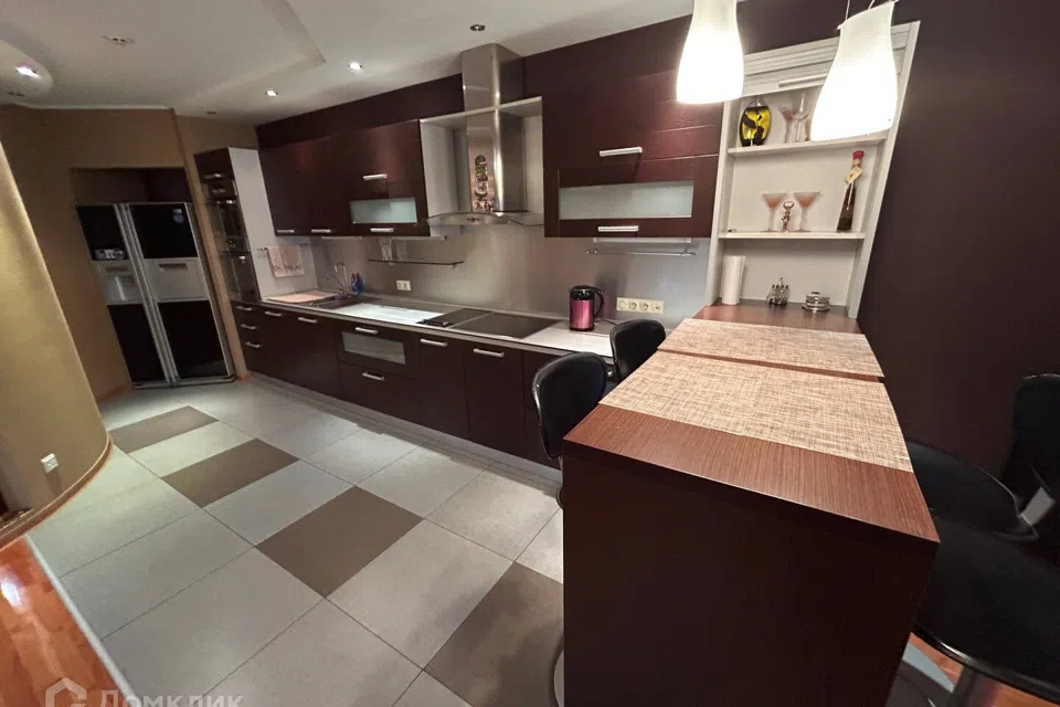 Сдаётся 5-комнатная квартира, 130 м²