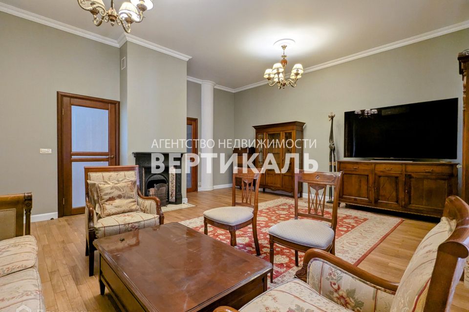 Сдаётся 6-комнатная квартира, 310 м²