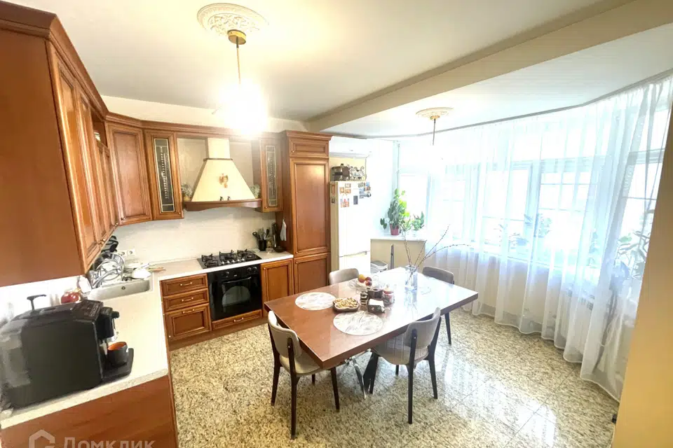Продаётся 2-комнатная квартира, 86.6 м²