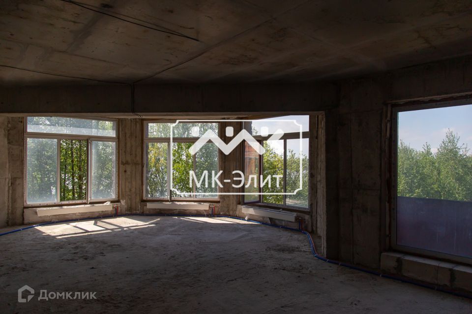 Продаётся 4-комнатная квартира, 156.7 м²