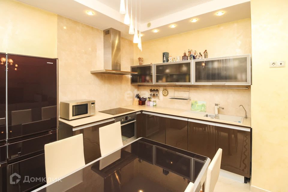 Продаётся 2-комнатная квартира, 90 м²