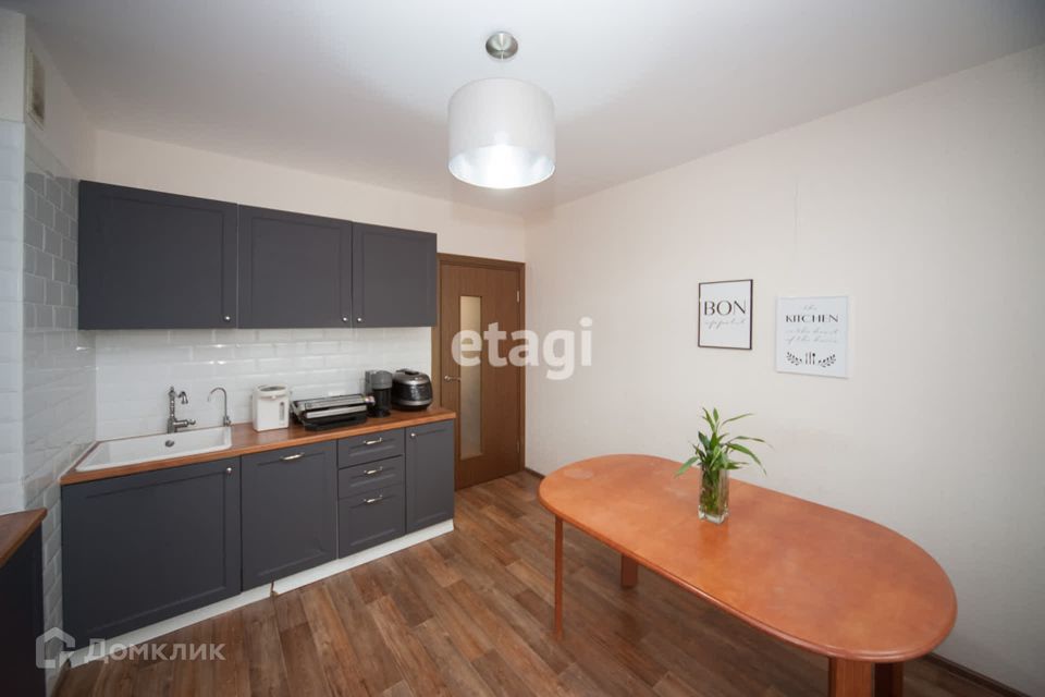Продаётся 2-комнатная квартира, 56.9 м²