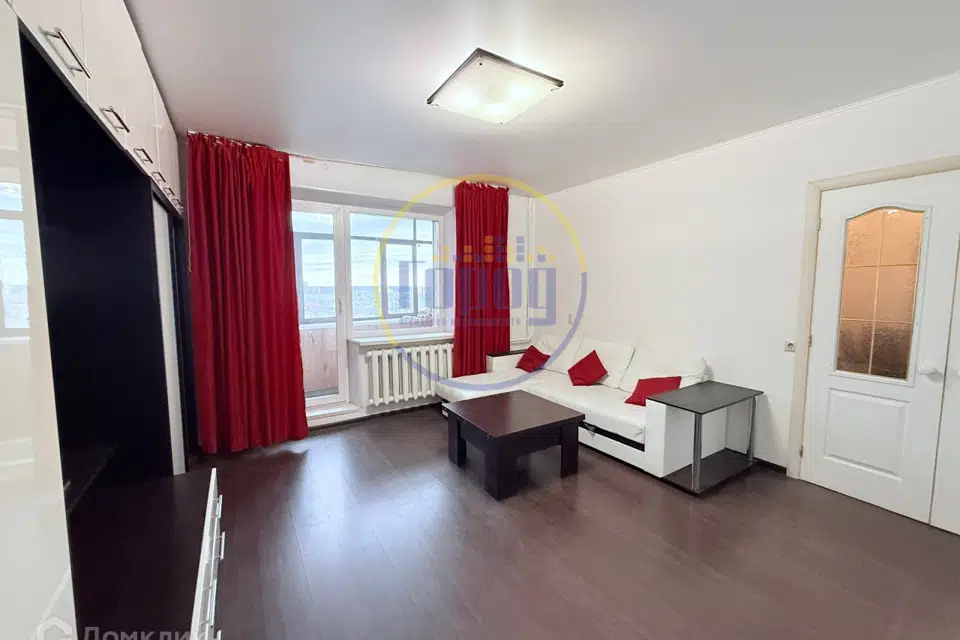 Продаётся 4-комнатная квартира, 135 м²