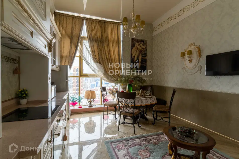 Сдаётся 2-комнатная квартира, 125 м²