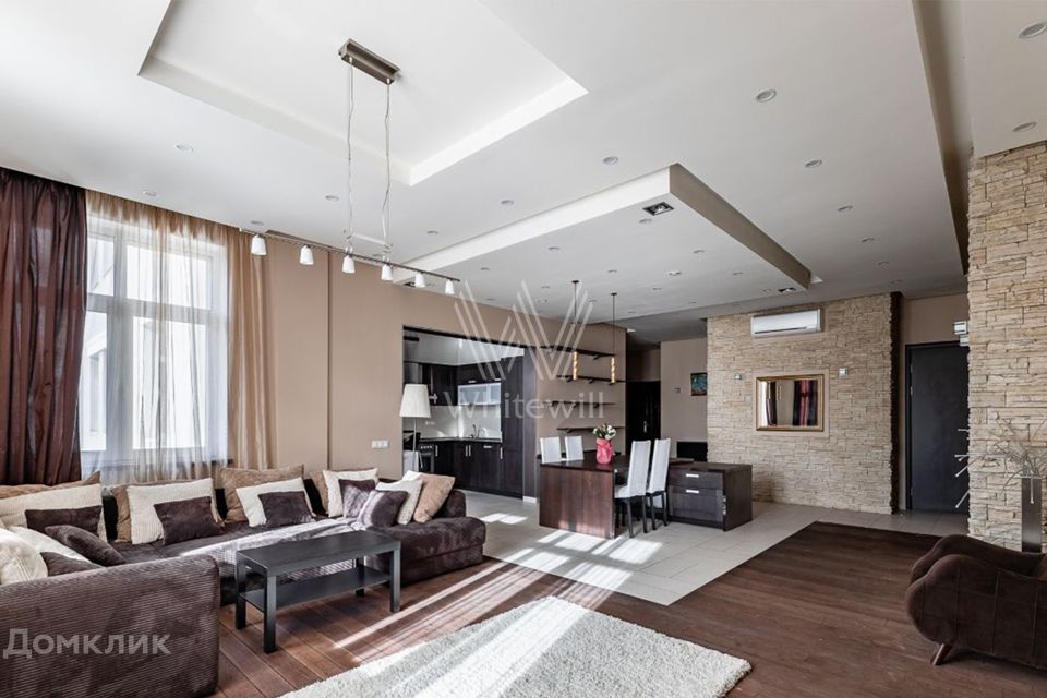Сдаётся 4-комнатная квартира, 147 м²