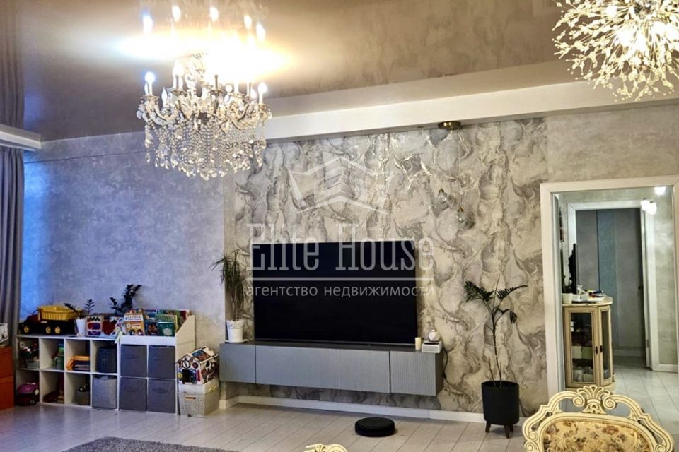 Продаётся 3-комнатная квартира, 103.3 м²