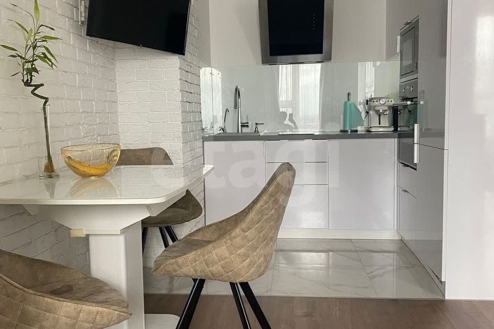 Продаётся 1-комнатная квартира, 37.8 м²