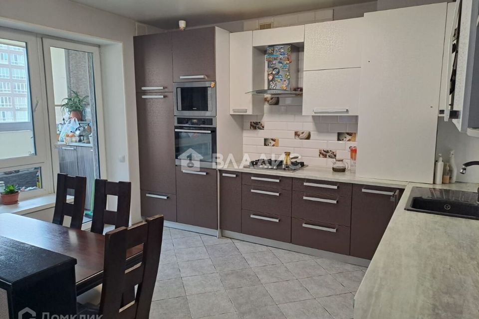 Продаётся 4-комнатная квартира, 92.8 м²