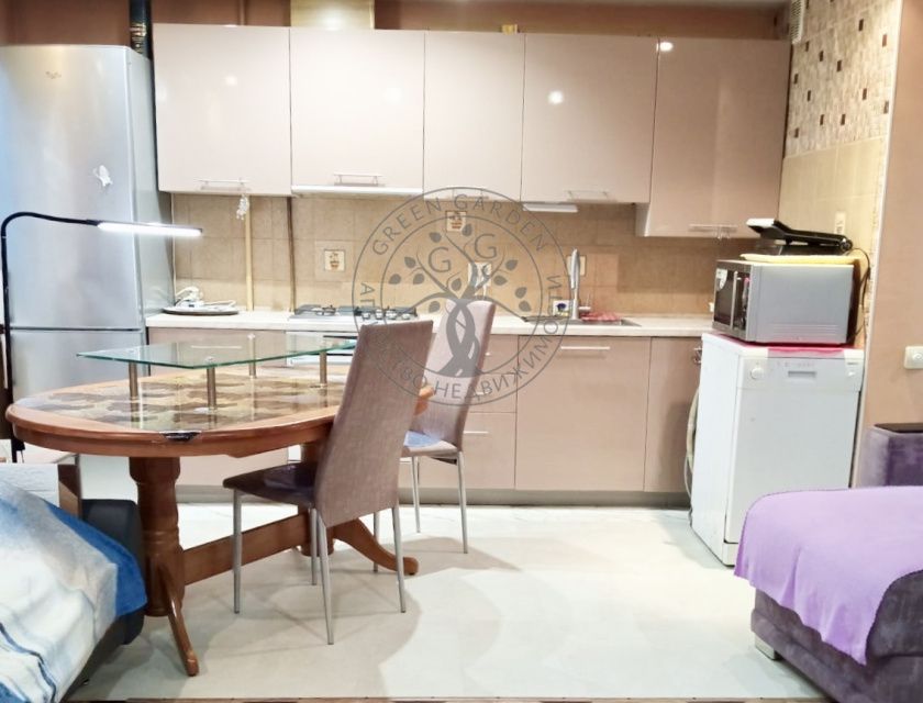 Продаётся 4-комнатная квартира, 77.2 м²