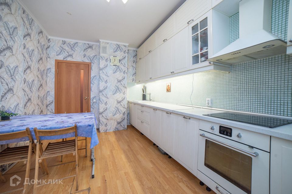 Продаётся 3-комнатная квартира, 82 м²