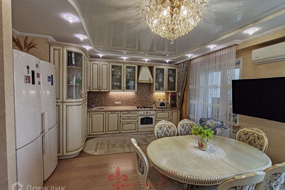 Продаётся 3-комнатная квартира, 82.6 м²