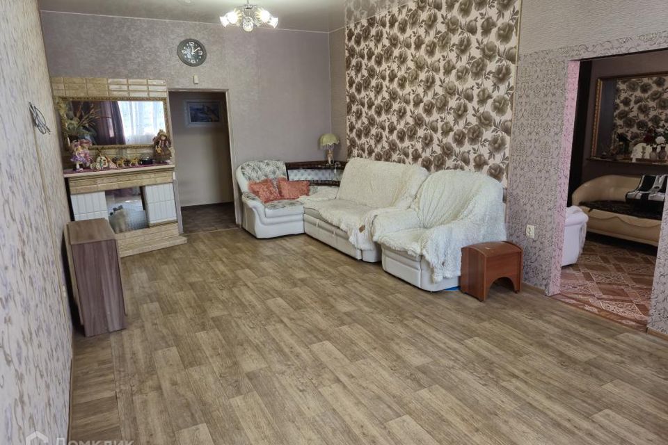 Продаётся 3-комнатная квартира, 120 м²