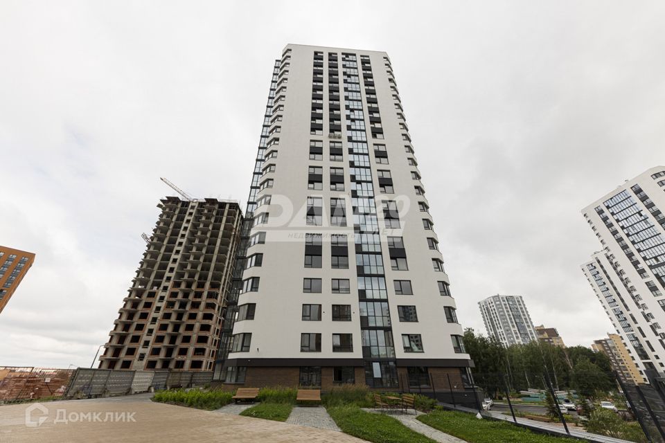Продаётся 4-комнатная квартира, 127.9 м²