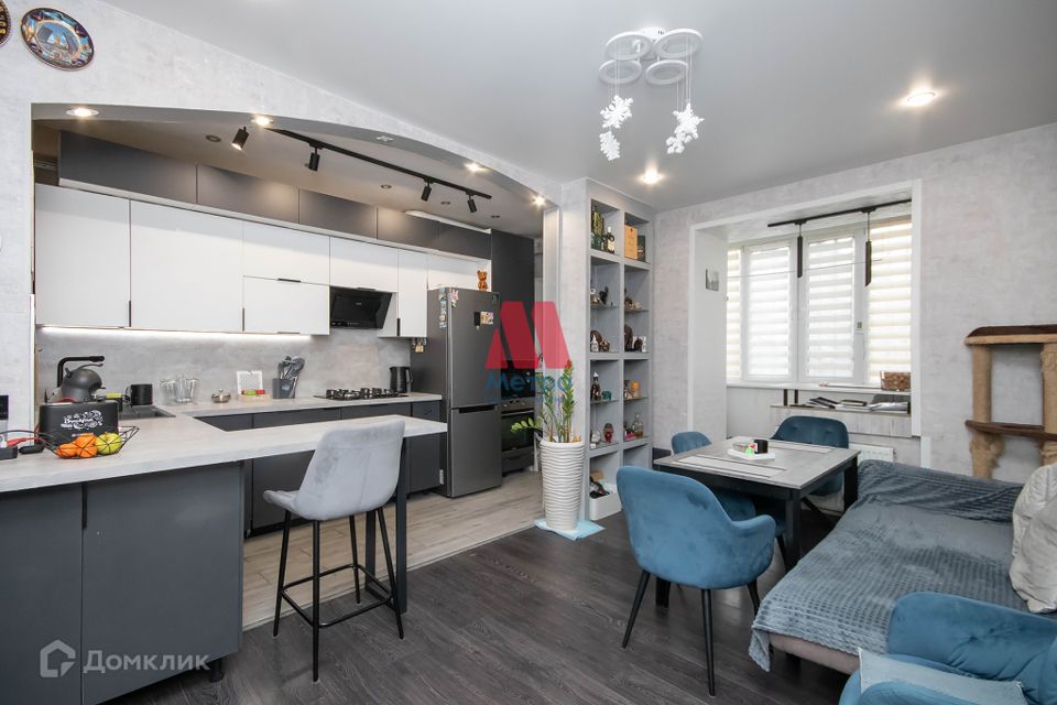 Продаётся 3-комнатная квартира, 102 м²