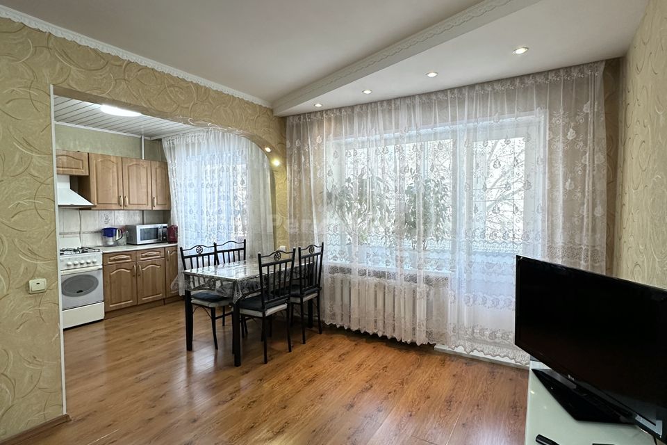 Продаётся 3-комнатная квартира, 57.6 м²