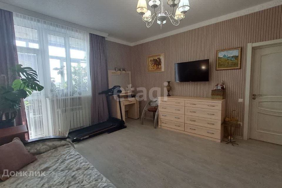 Продаётся 4-комнатная квартира, 99.7 м²