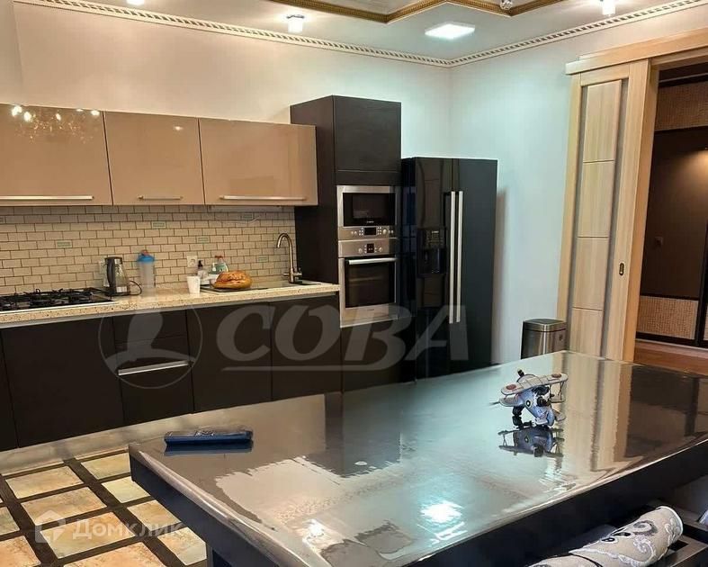 Продаётся 4-комнатная квартира, 191 м²