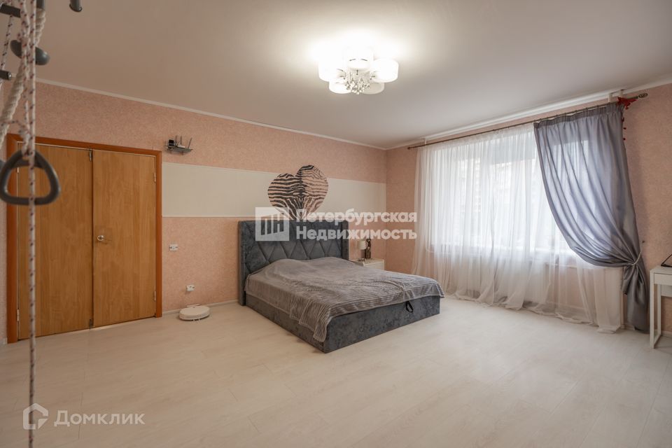 Продаётся 3-комнатная квартира, 112 м²