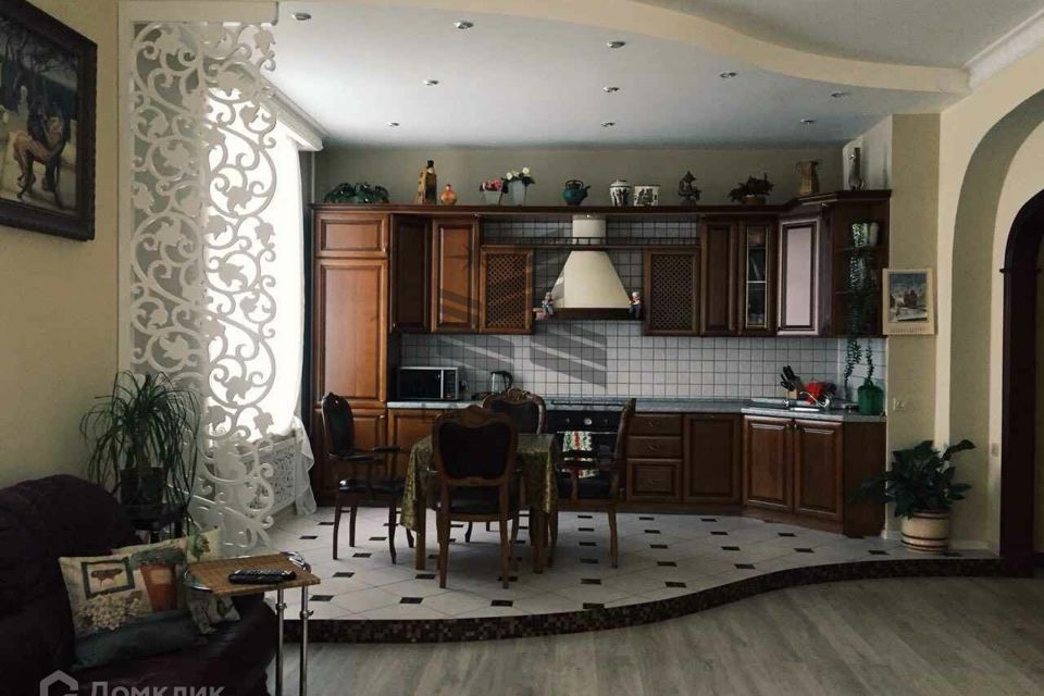 Сдаётся 3-комнатная квартира, 114 м²