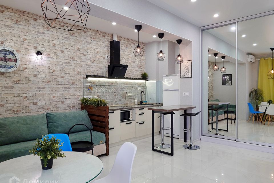 Продаётся 1-комнатная квартира, 42 м²