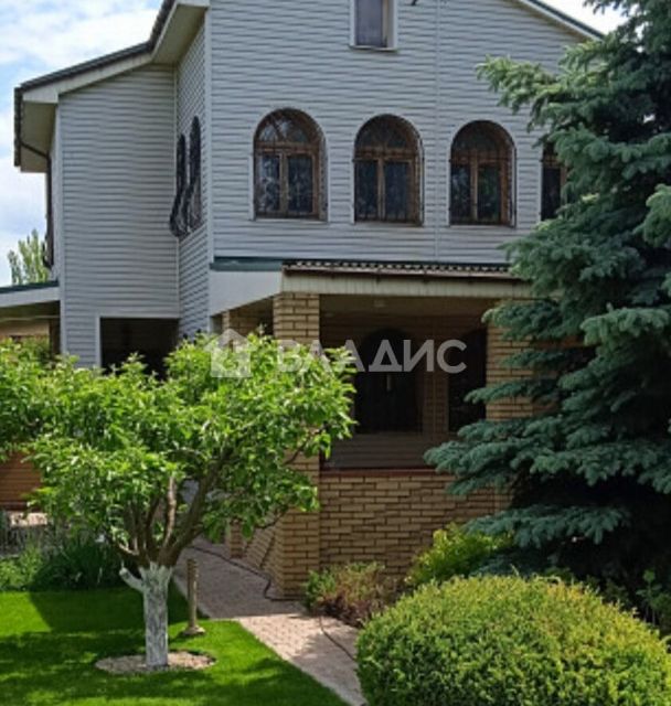 Продаётся 2-этажный дом, 162 м²