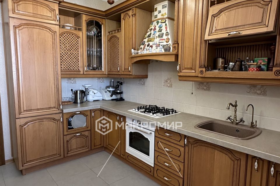 Продаётся 3-комнатная квартира, 105.4 м²