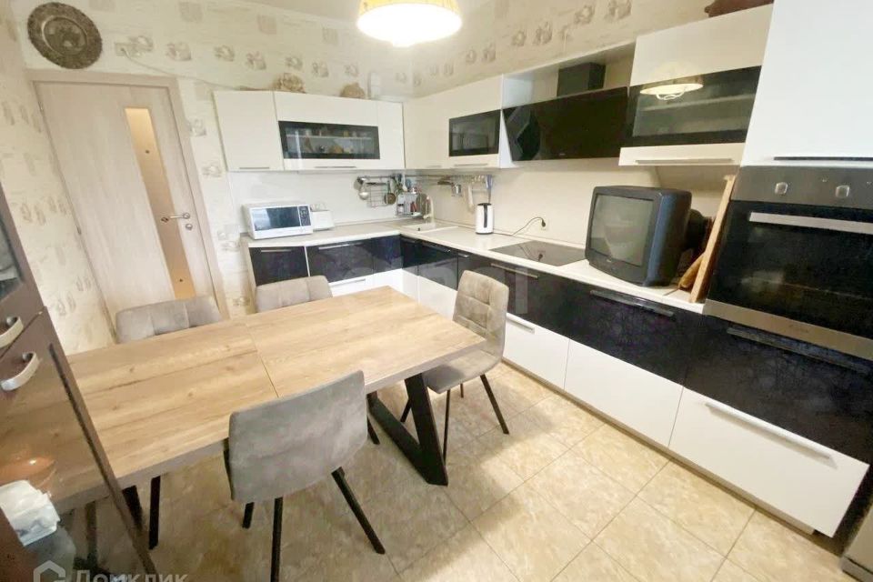 Продаётся 2-комнатная квартира, 72 м²
