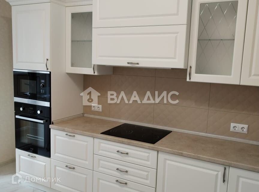 Сдаётся 2-комнатная квартира, 69.8 м²