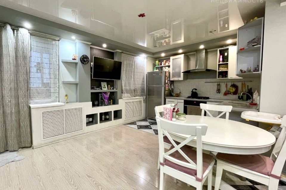Продаётся 3-комнатная квартира, 51.1 м²