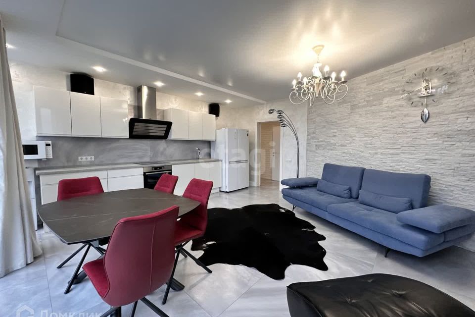 Продаётся 2-комнатная квартира, 75.7 м²