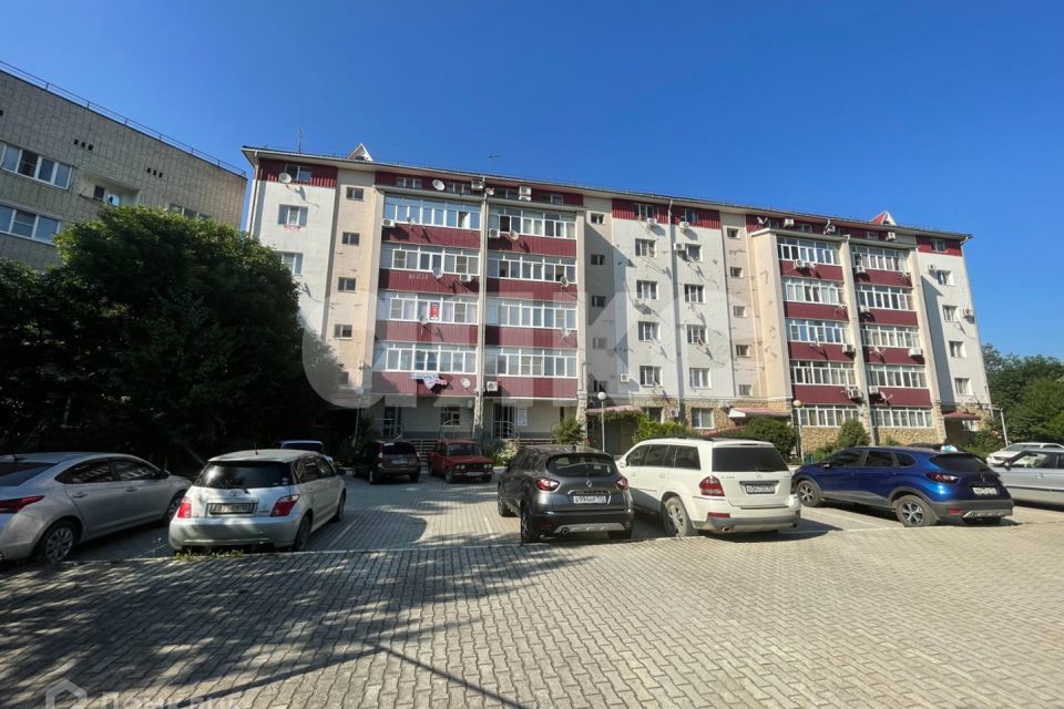 Продаётся 4-комнатная квартира, 105 м²