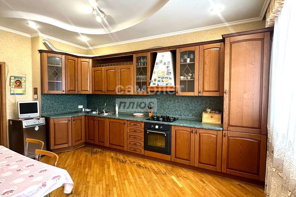 Сдаётся 3-комнатная квартира, 105 м²